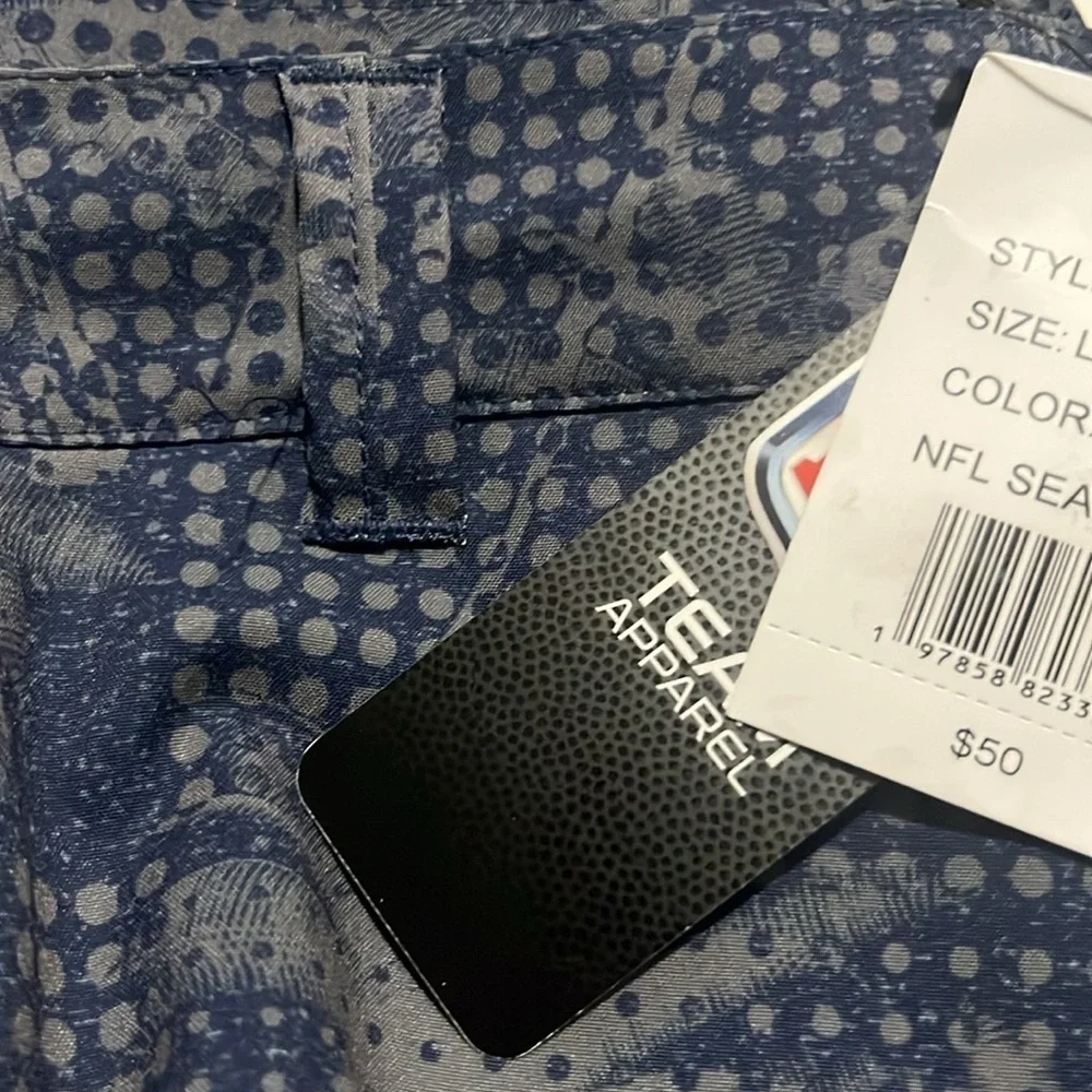 NWT NFL Team Apparel Seahawks Palm Patterned Shorts